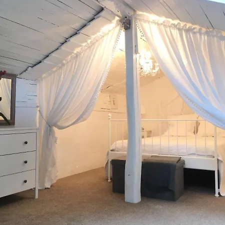 Le Logis De *
